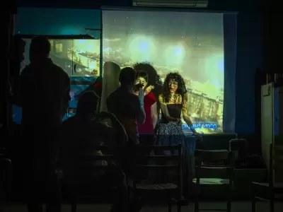 "Que pase algo..." (ttulo en proceso)