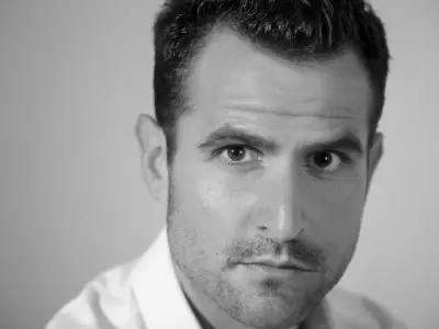 Matas Broglia: "El teatro me salv la vida y me sigue salvando cada vez que subo al escenario"