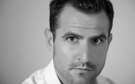 Matas Broglia: "El teatro me salv la vida y me sigue salvando cada vez que subo al escenario"