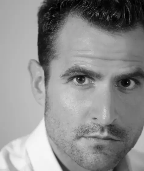 Matas Broglia: "El teatro me salv la vida y me sigue salvando cada vez que subo al escenario"