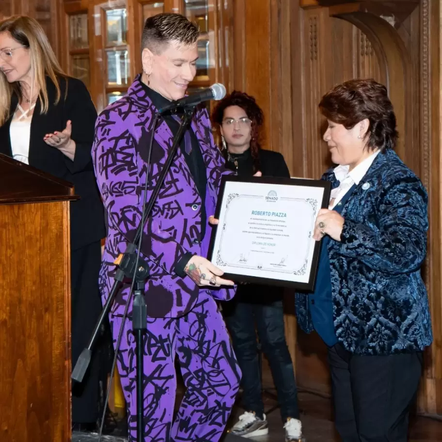 Homenaje a Roberto Piazza por sus 50 años de trayectoria