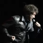 Roberto Piazza no entiende el estilo de Javier Milei: "Por qu usa una campera arriba de la otra?"