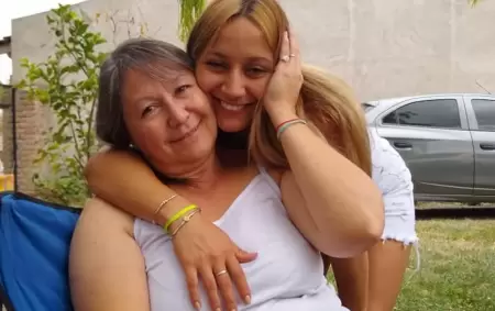 Adriana Miriam Velzquez yMariana Beln Bustos