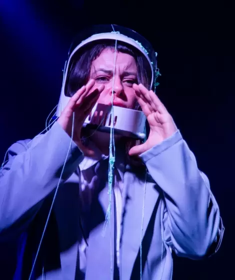 "Cruda, hija de los '90"