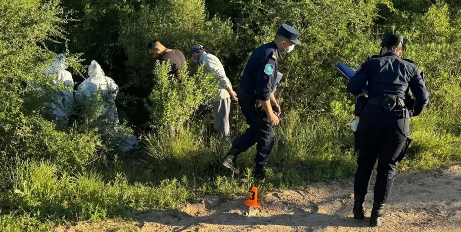 La Polica de Entre Ros trabaja en la zona donde encontraron el cuerpo desmembrado que pertenecera al remisero Martn Sebastin Palacios.
