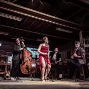 El tango del siglo XXI y la rebelda "punk" de El Cachivache Quinteto: entre el arrabal, el rock, la tradicin, la milonga y la distorsin