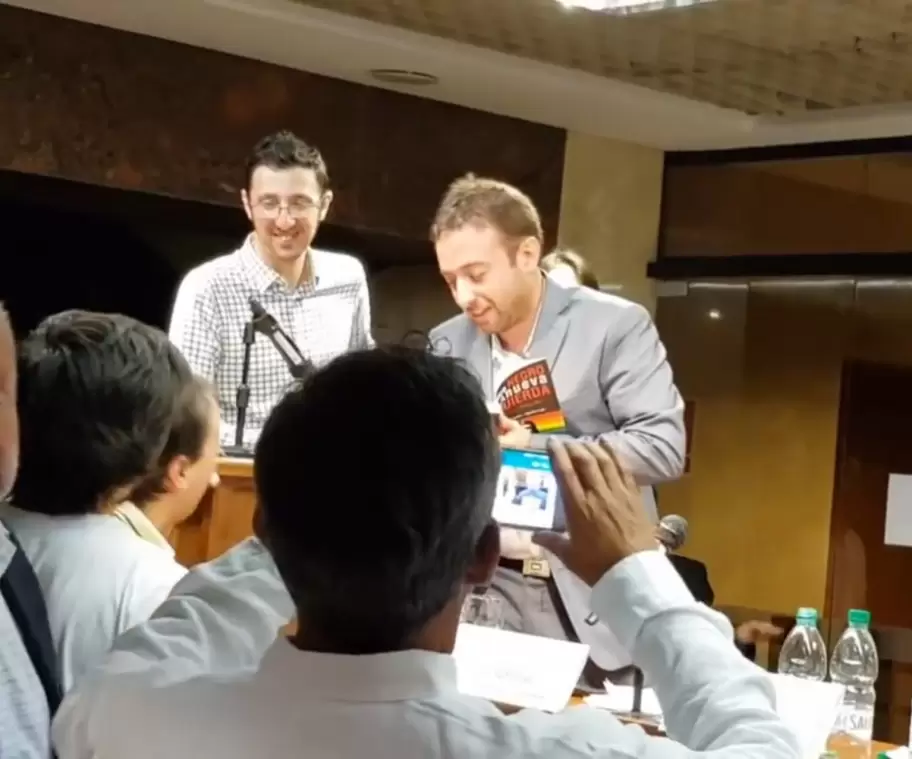 Pablo Laurta junto a Laje en la presentacin de "El libro negro de la nueva Izquierda"