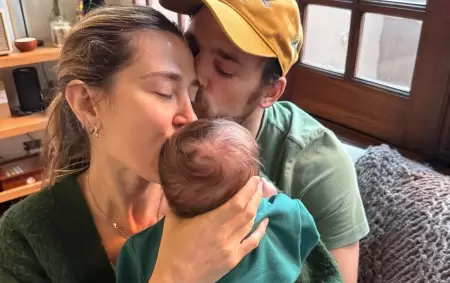 Jimena Barn y Matas Palleiro junto a su hijo Arturo