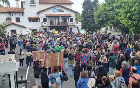 Familias y prestadores tomaron la Agencia Nacional de Discapacidad tras el veto de Milei a la Ley de Emergencia"