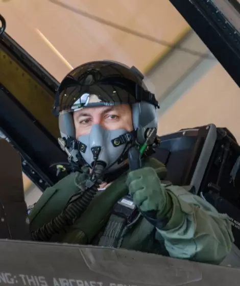 Luis Petri en la compra de los F-16