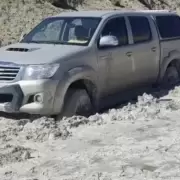 Una pareja de jubilados desapareció: su camioneta fue hallada cerrada y abandonada en medio de la nada