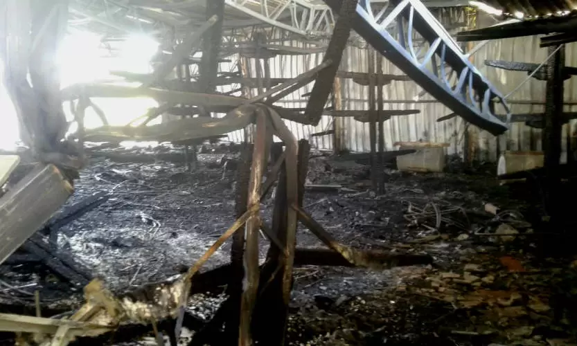 As qued el galpn del Club Remeros Escandinavos tras el incendio de fines de 2019.