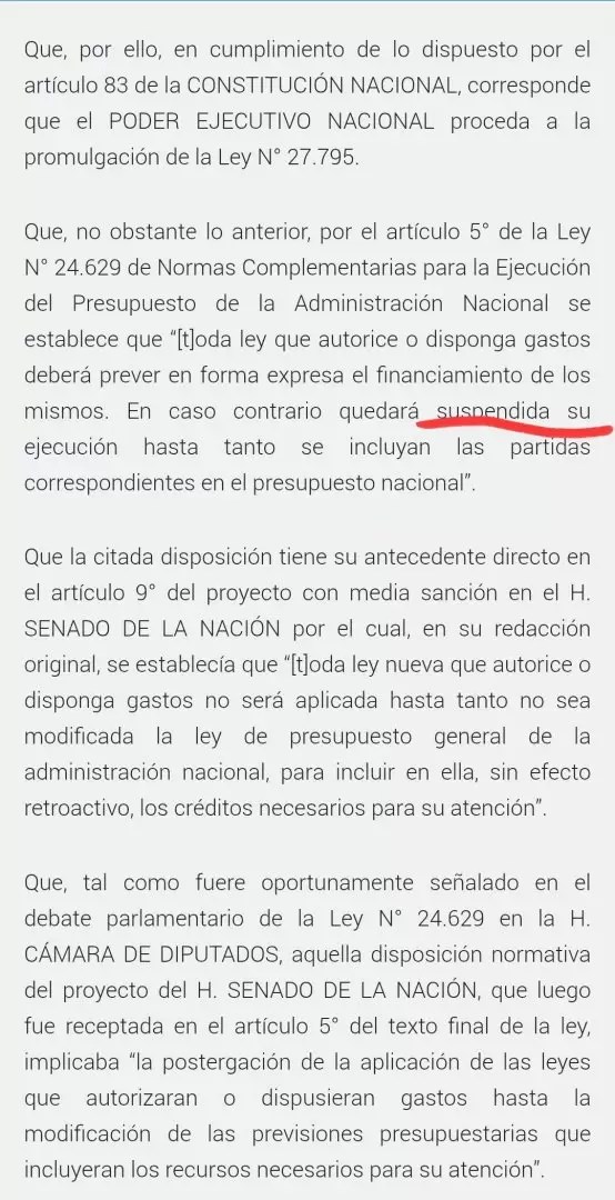 El presidente ordenó que no se apliquen hasta que el Parlamento "defina las fuentes de financiamiento".