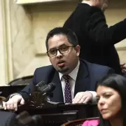 Escándalo libertario en Tierra del Fuego: un diputado de Milei fue grabado pidiendo que asesores le transfieran sus viáticos al partido