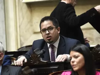 El legislador fueguino Santiago Pauli admiti que dara de baja contratos para poner "gente que cobre y nos pase el 100% del desarraigo"