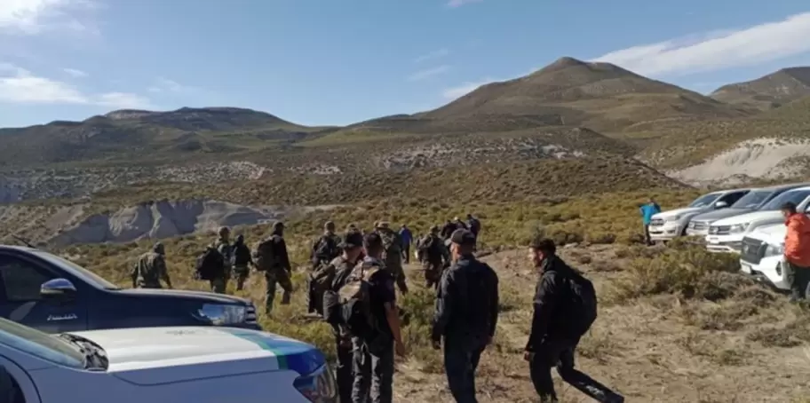 Los investigadores no descartan que hayan sido víctimas de un asalto que terminó en tragedia.