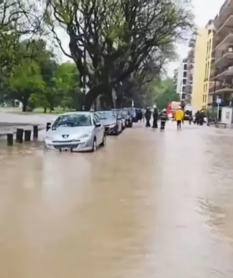 Se rompi un cao de agua de AySA en Belgrano