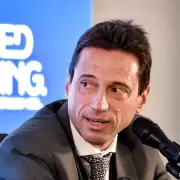 "Qué quilombo se va armar": Moretti huyó corriendo de la sede de San Lorenzo con custodia policial y entre cánticos de los socios