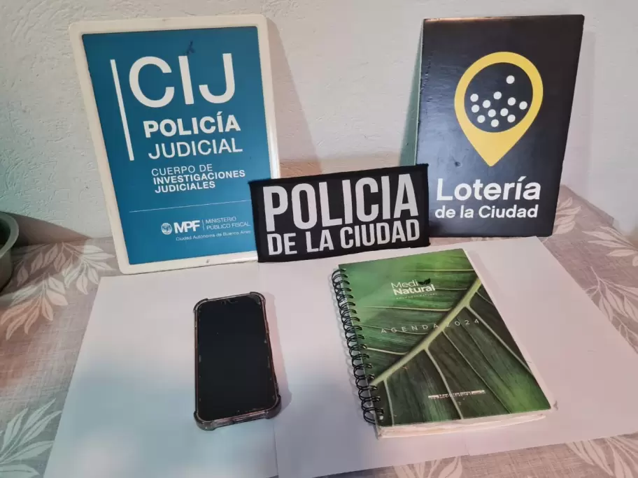 Secuestraron dispositivos electrónicos y cuadernos con anotaciones relacionadas con apuestas, casinos y dinero.