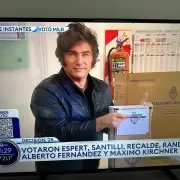 Los hermanos Milei, más outsiders que nunca: le negaron el saludo a Karina y se burlaron de la foto del Javo