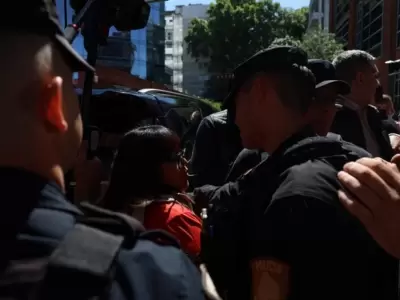 Periodista de El Destape amenazada por un efectivo de la Polica Federal