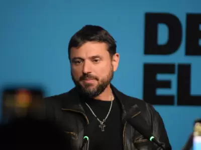 Juan Grabois sali a hablar ante la prensa en el bnker de Fuerza Patria.