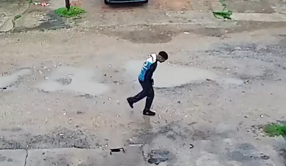 Las últimas imágenes de Nicolás Tomás Duarte, el adolescente de 18 años que desapareció tras salir a bailar en Ezeiza.