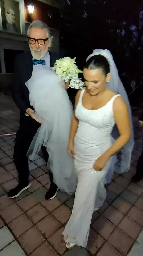 Benito Fernández diseñó el vestido de novia para el casamiento de Martina Vignolo y Matías Alé