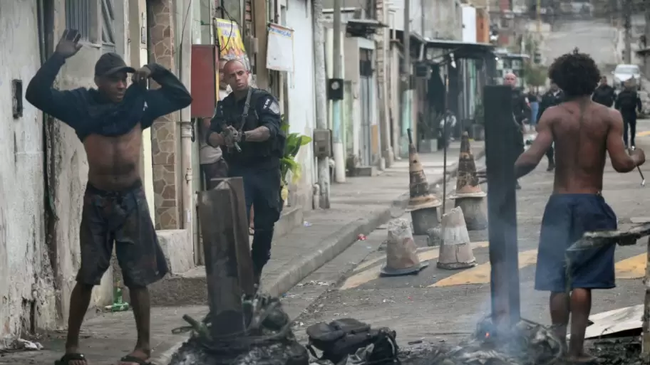 El operativo dejó un saldo devastador: 64 muertos, 81 detenidos, 42 fusiles incautados y más de 200.000 personas afectadas