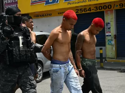 Foto de la represin contra el Comando Vermelho