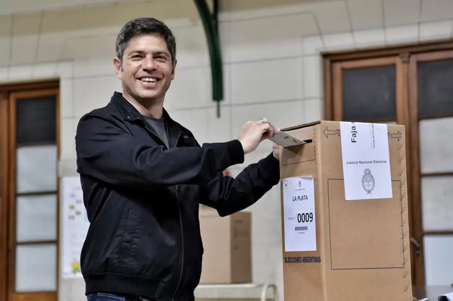 Axel Kicillof votando en las últimas legislativas