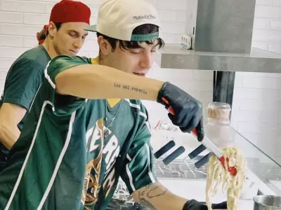 Rusherking se meti en la cocina: abri un restaurante