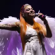 Lowrdez Fernndez emocion en el Gran Rex: "Por el suelo, no me arrastro nunca ms"