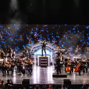 Yandel, llega a Buenos Aires con un show inimaginado: el reggaetón se fusiona con la orquesta