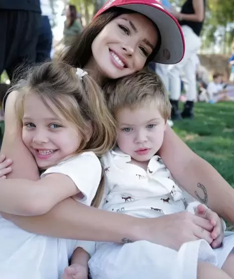 �China Su�rez y sus hijos