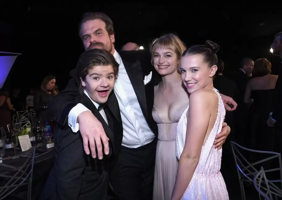 Millie Bobby Brown denunci a David Harbour por acoso antes del rodaje final de Stranger Things