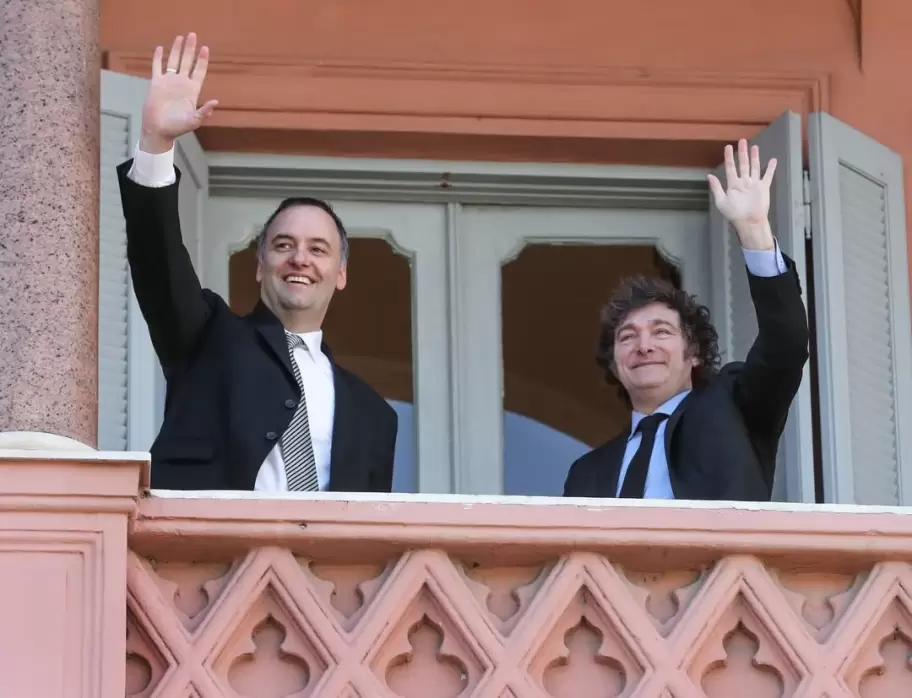 Manuel Adorni y Javier Milei