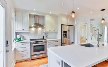 La tecnolog�a avanzada aplicada al dise�o de cocinas modernas permite optimizar el espacio y la preparaci�n de alimentos.