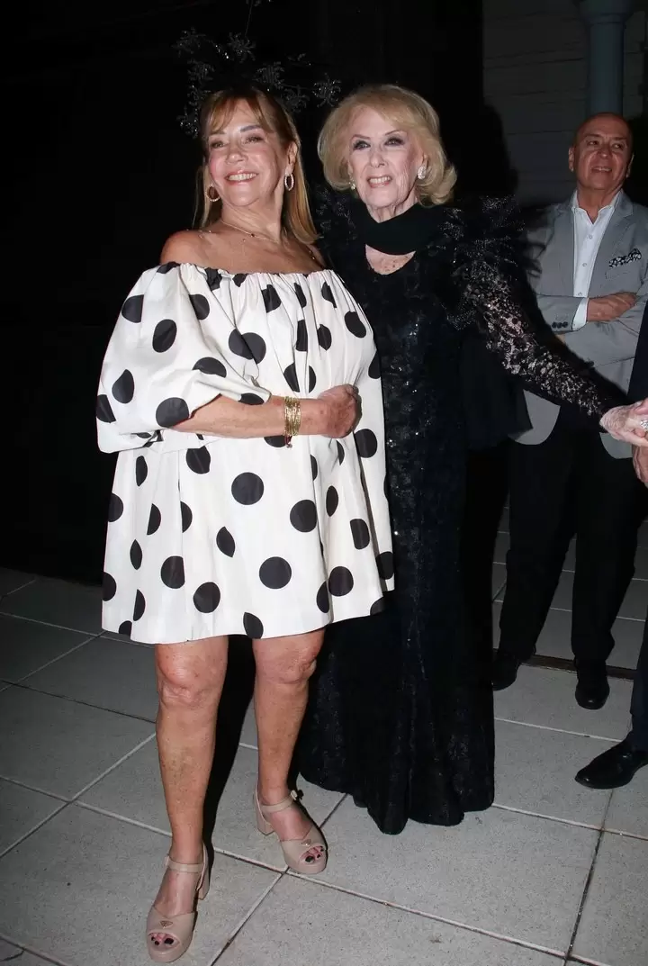 Mirtha Legrand no se perdió el cumpleaños de Marcela Tinayre, como si lo hizo Juana Viale
