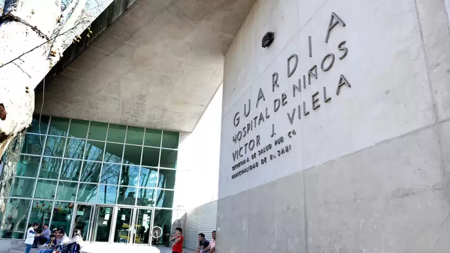 Un bebé de seis meses fue internado con lesiones compatibles con abuso sexual y hay un hombre detenido