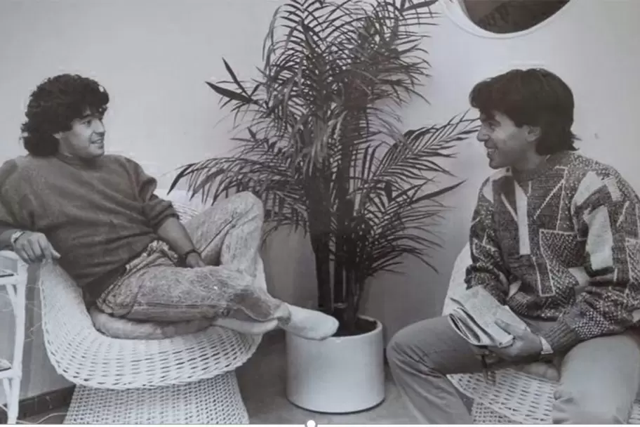 Diego Maradona y Pablo Llonto, periodista amigo del futbolista y por quien se negó durante dos años a darle notas a Clarín.