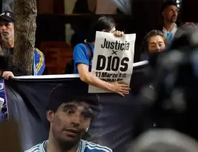 Piden justicia para esclarecer la muerte de Diego Maradona