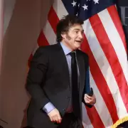 Milei viaja a EE.UU: sin foto con Trump y sin encuentro con Messi, busca reforzar su imagen personal