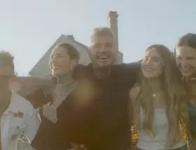 Celos, caballos y amenazas: el reality real de los Tinelli