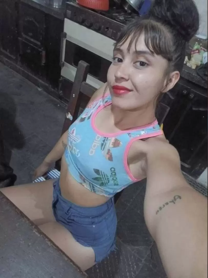 El cuerpo de Emilse Camila Barrera fue hallado en un descampado, con signos de violencia.