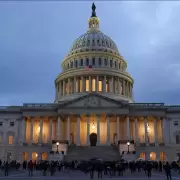 Estados Unidos al borde del colapso: el Senado avanza con un acuerdo precario para poner fin al cierre más largo de su historia