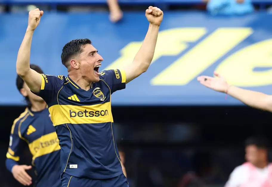 Miguel Merentiel festejando su gol