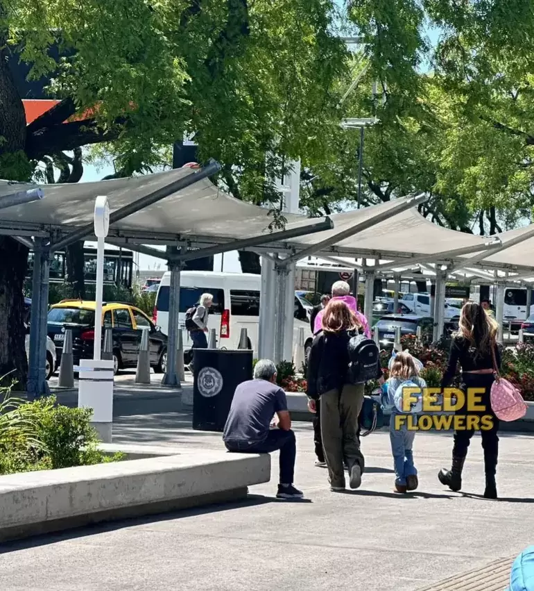 As llegaban a Buenos Aires Mauro Icardi y la China Surez junto a Magnolia y Amancio