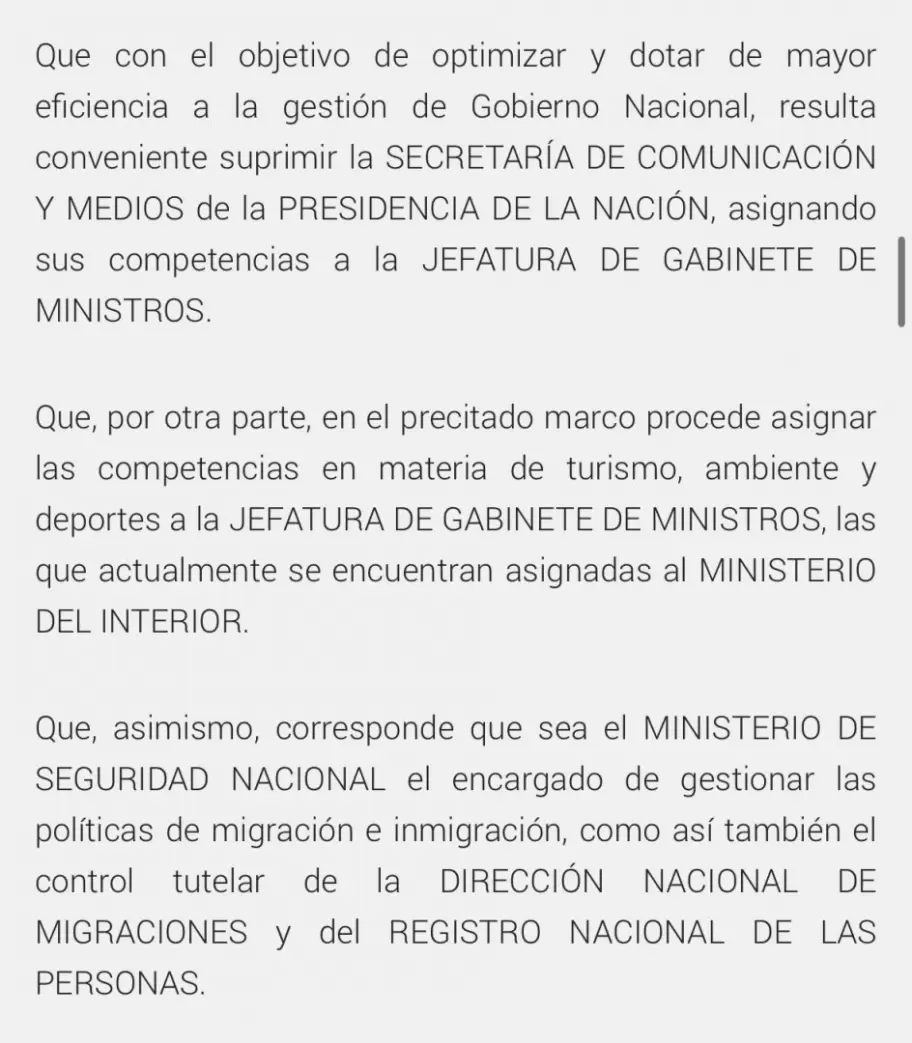 Parte del Decreto 793/25, que establece que Daniel Scioli seguirá bajo la órbita de Manuel Adorni.