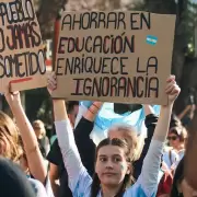 Paro universitario nacional contra el ajuste: docentes denuncian salarios en "m�nimo hist�rico" y apuntan al Gobierno